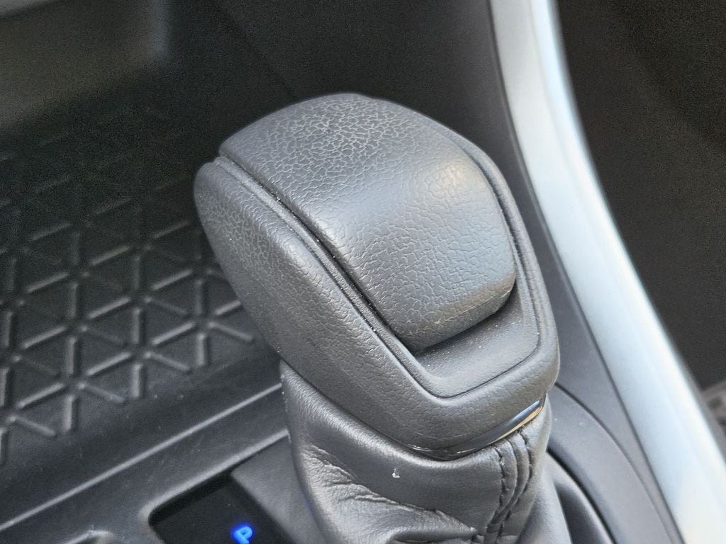 Used 2025 Midnight Black Metallic Toyota XLE image 21