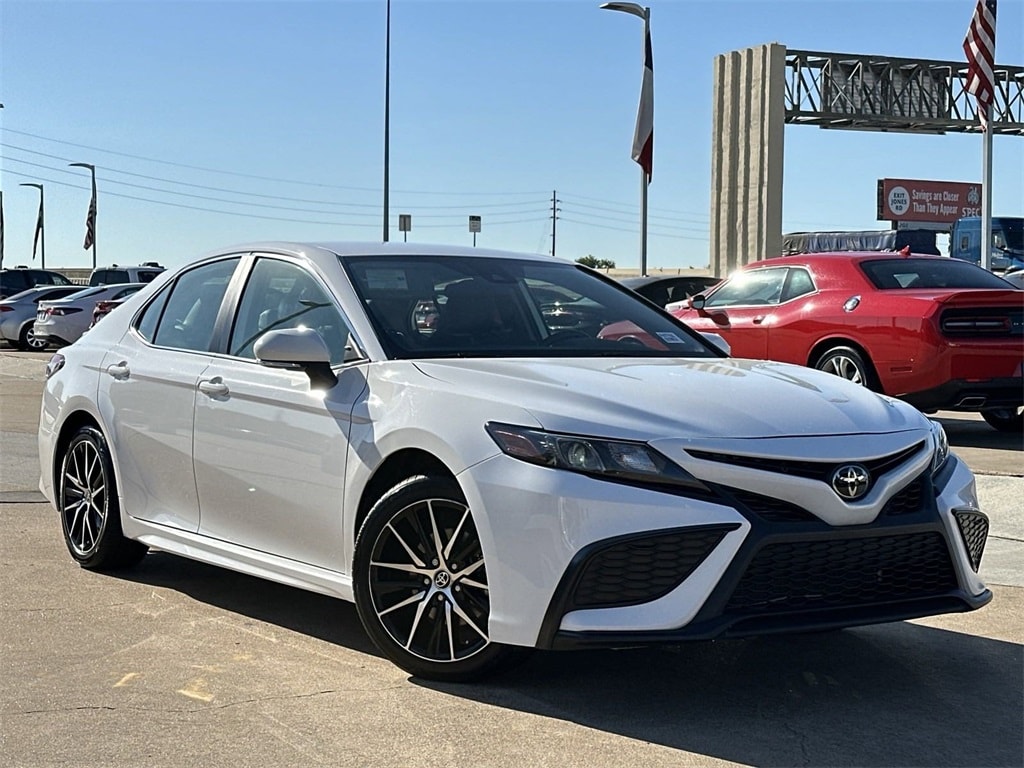 Used 2023 Toyota Camry SE with VIN 4T1G11AK1PU747204 for sale in Houston, TX