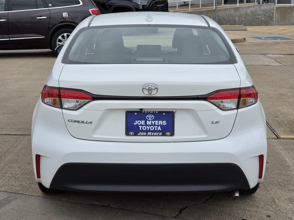 Used 2025 Ice Toyota LE image 8