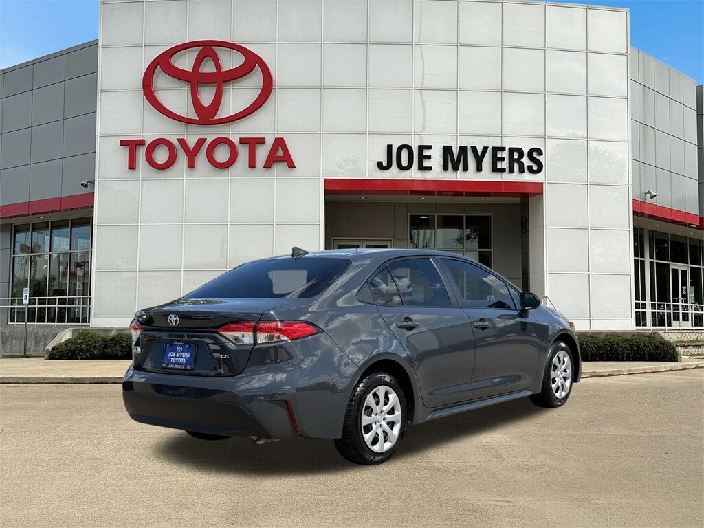 2024 Toyota Corolla LE photo 4