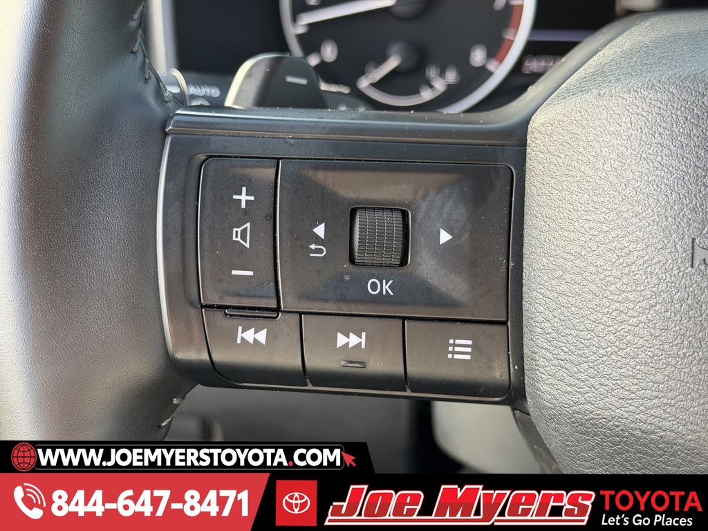 Used 2025 Super Black Nissan SV image 23