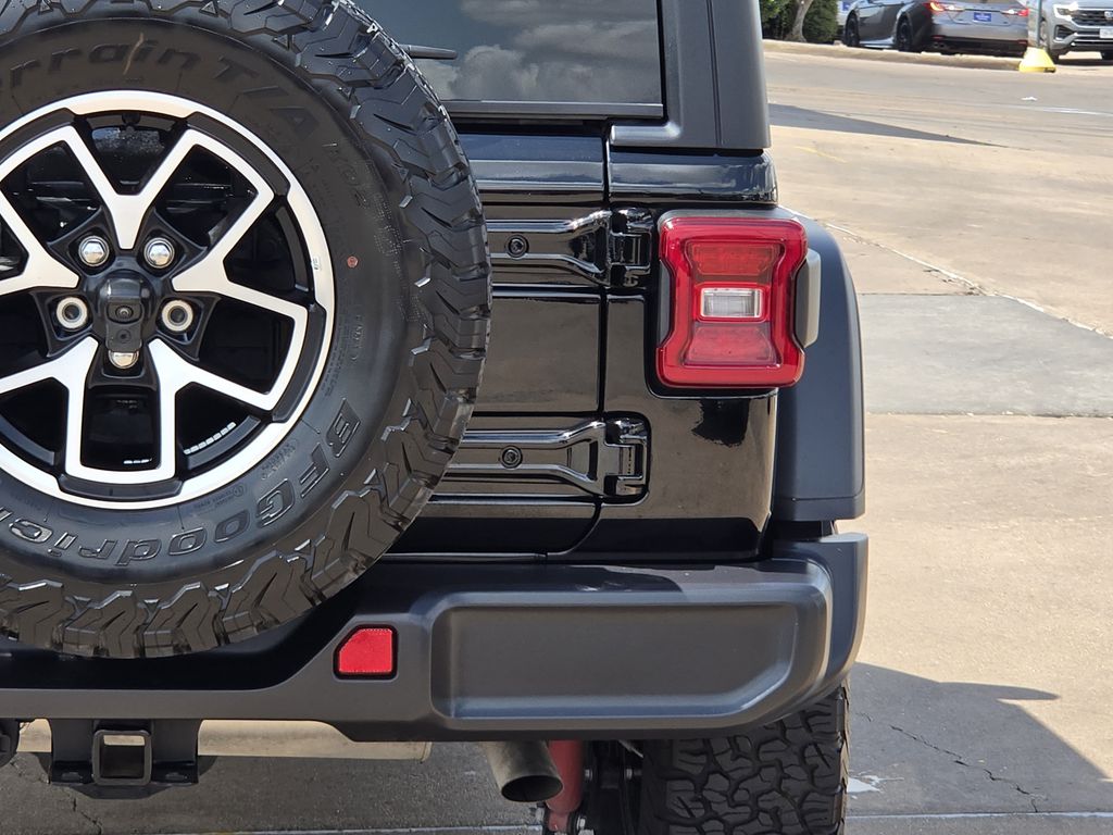 Used 2026 Black Clearcoat Jeep Rubicon image 9