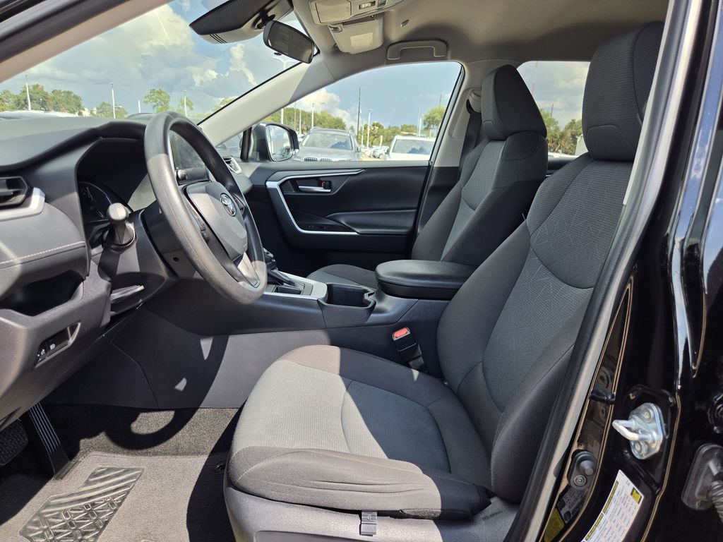 Used 2025 Midnight Black Metallic Toyota XLE image 27