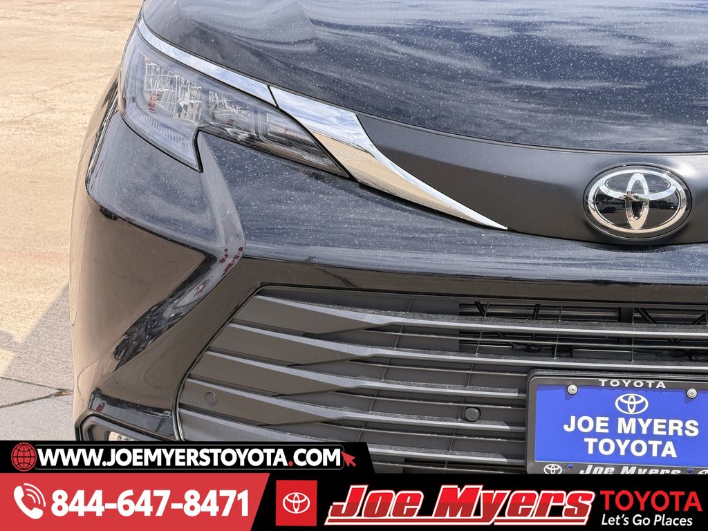 New 2026 Midnight Black Toyota XLE 8 Passenger image 5