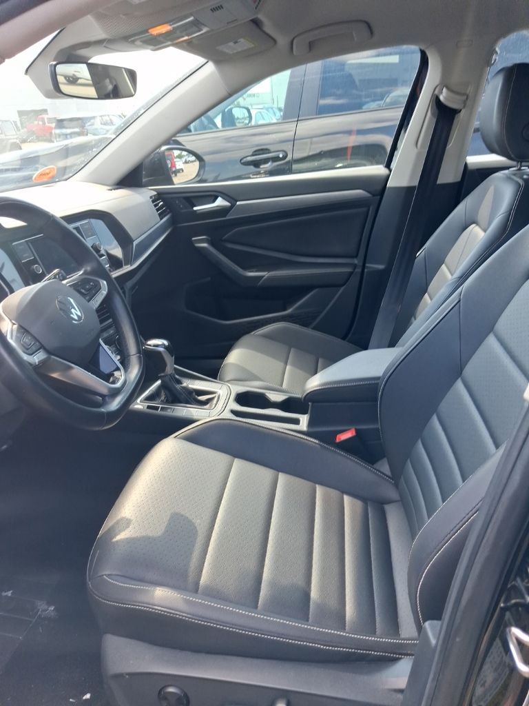 Used 2024 Black Volkswagen 1.5T SE image 5