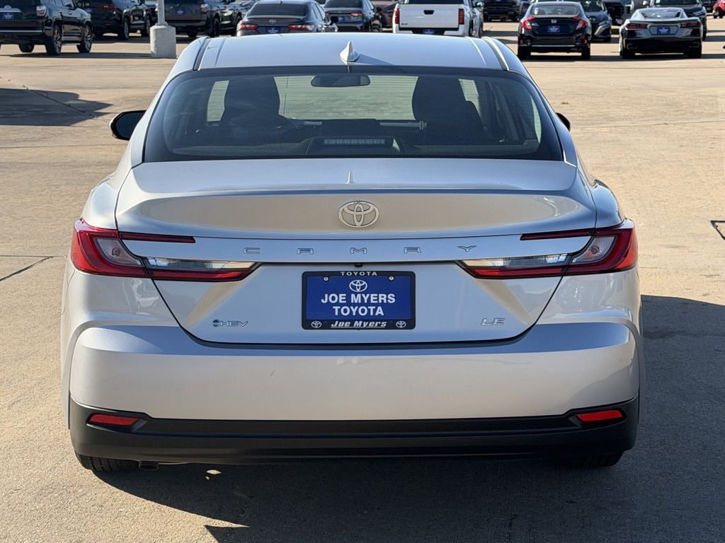 2025 Toyota Camry LE - Photo 8