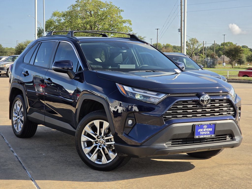 Used 2025 Blueprint Toyota XLE Premium image 2