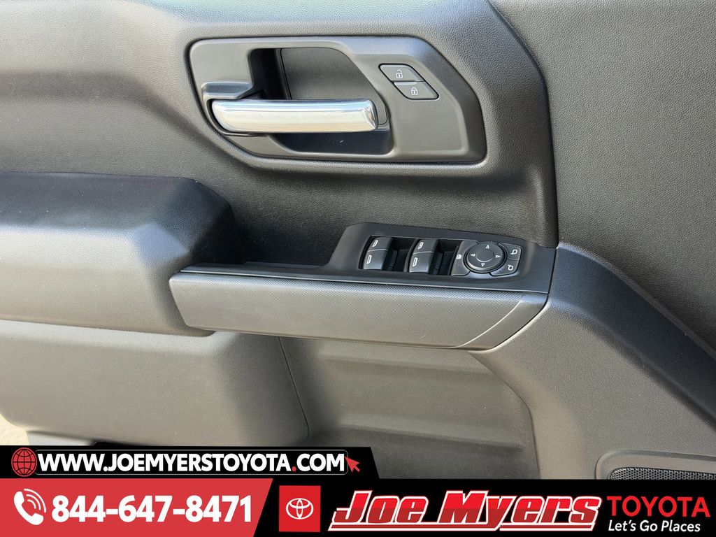 Used 2023 Summit White GMC Pro image 25