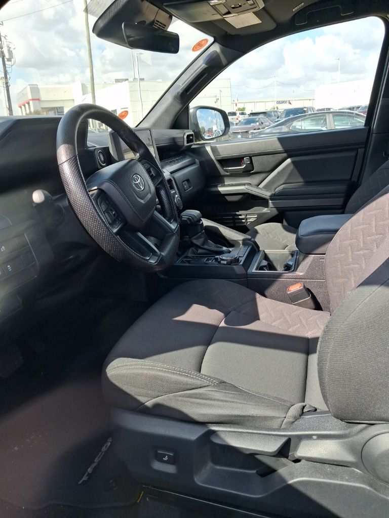 Used 2025 Underground Toyota SR5 image 5