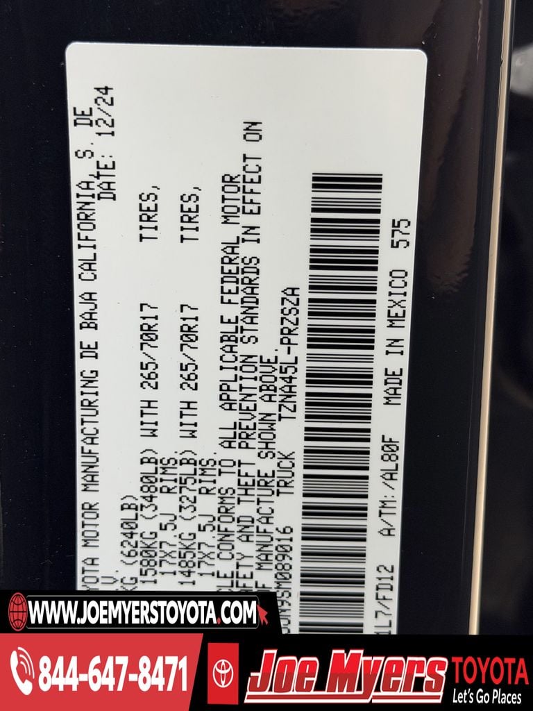 Used 2025 Underground Toyota SR5 image 31