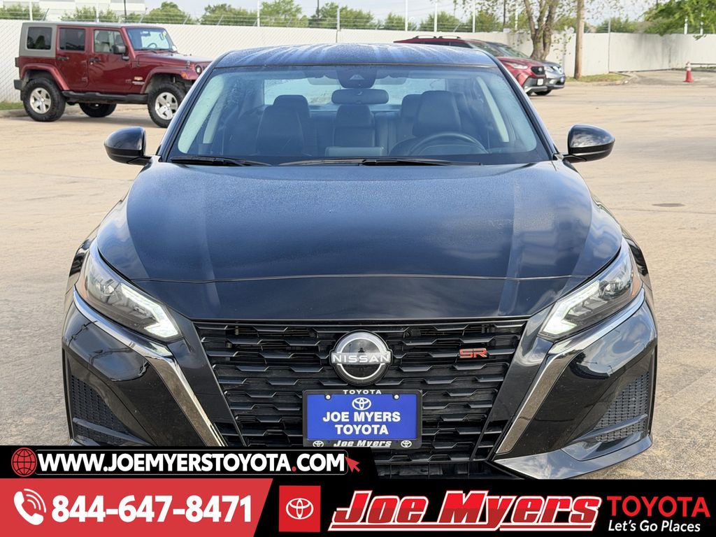 Used 2025 Super Black Clearcoat Nissan 2.5 SR image 3