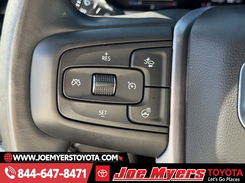 Used 2025 Summit White GMC SLT image 24