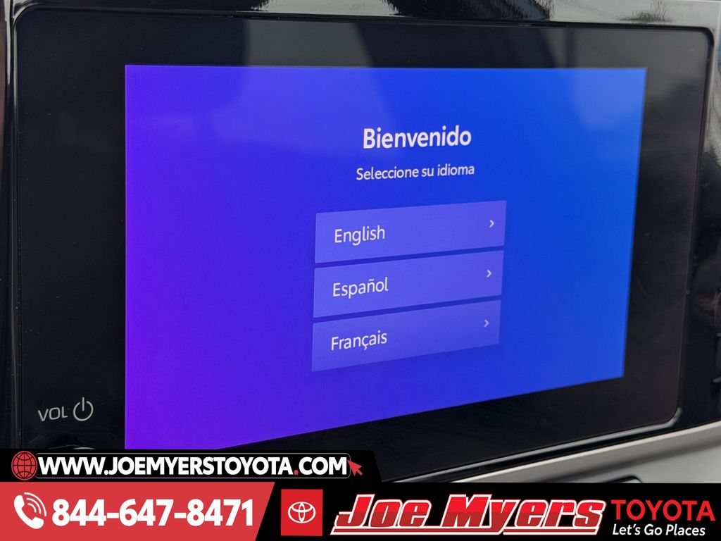 Used 2025 Ocean Gem Toyota SE image 18