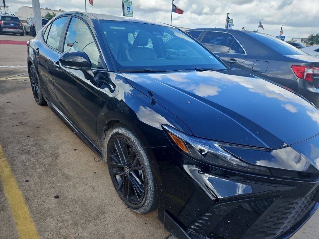 Used 2026 Toyota Camry SE Sedan