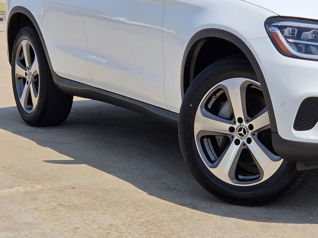 Used 2022 Polar White Mercedes-Benz GLC 300 image 11