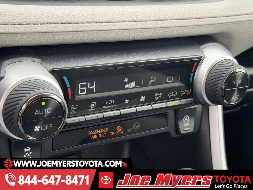 Used 2022 Silver Sky Metallic Toyota XLE Premium image 20