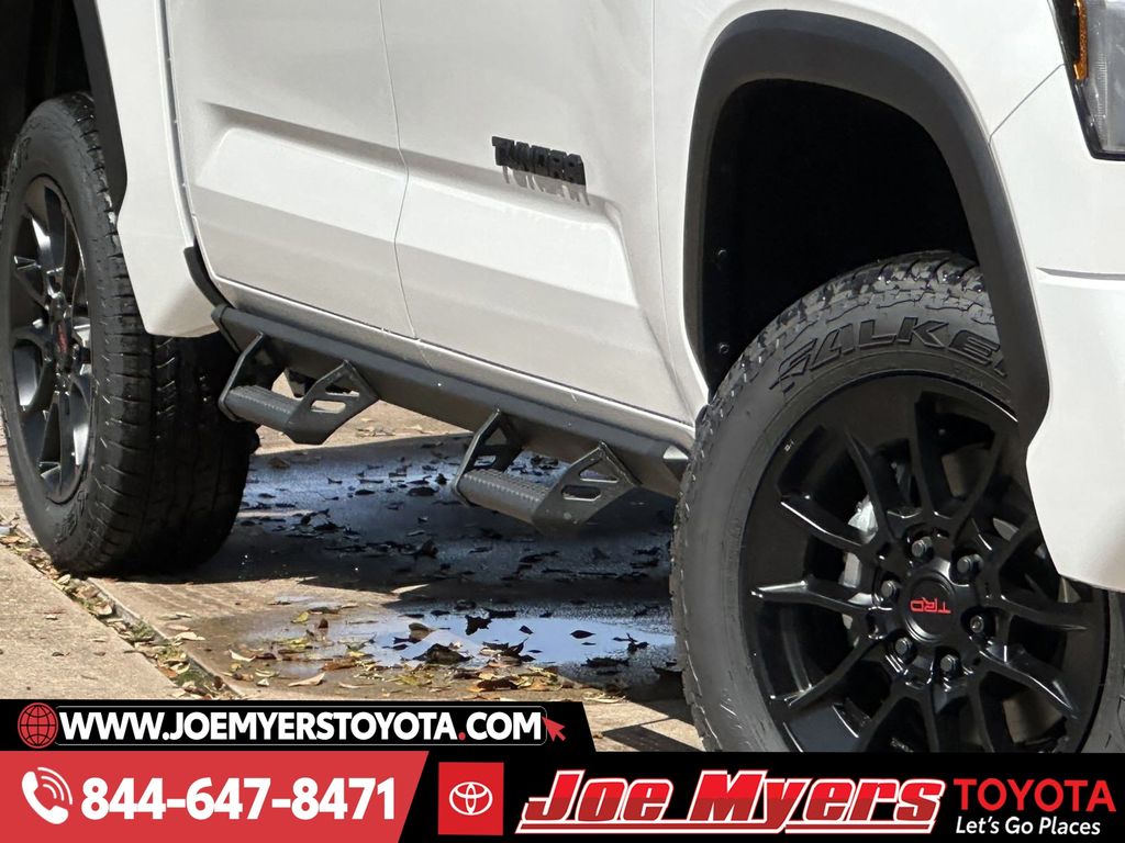 2025 Toyota Tundra SR5 - Photo 8