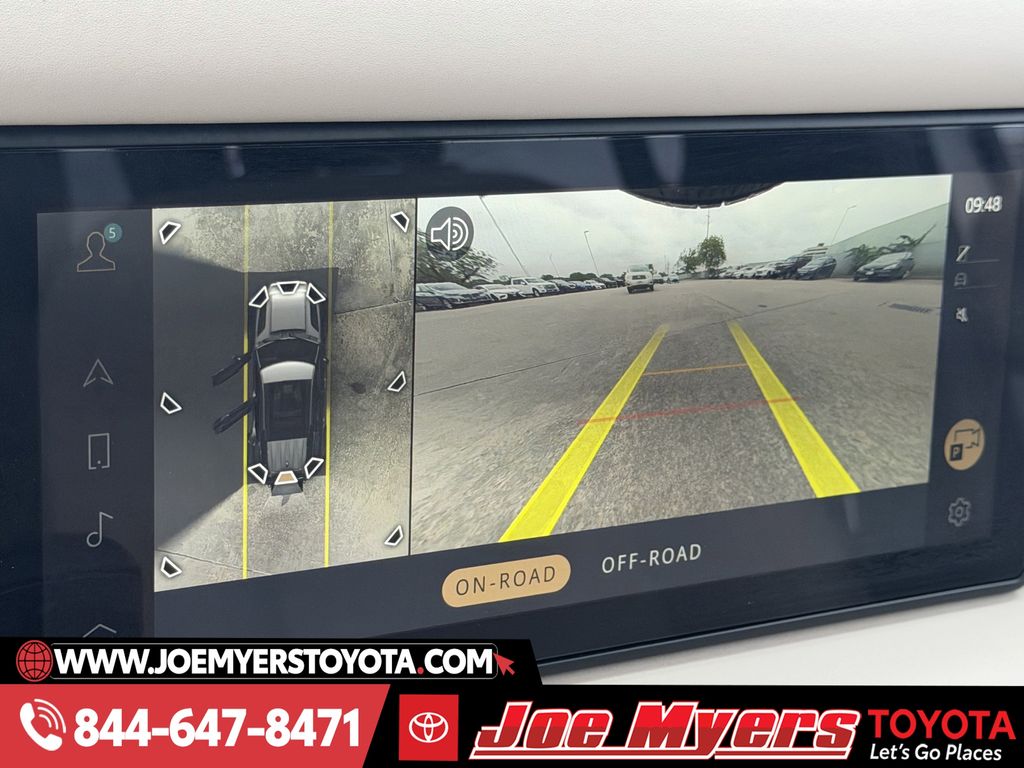 Used 2024 Fuji White Land Rover S image 18