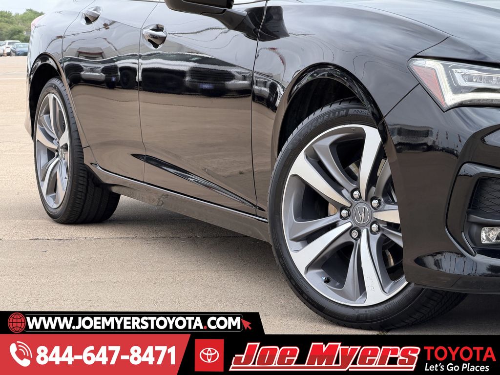 Used 2023 Majestic Black Pearl Acura Advance image 12