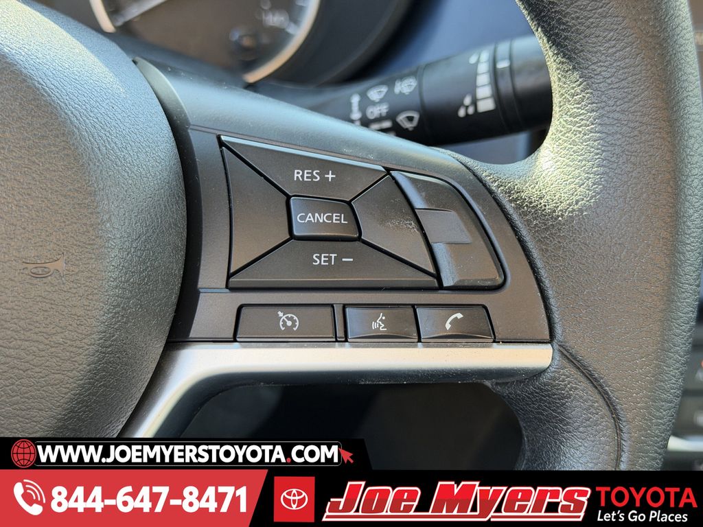 Used 2025 Gun Metallic Nissan 1.6 SV image 22