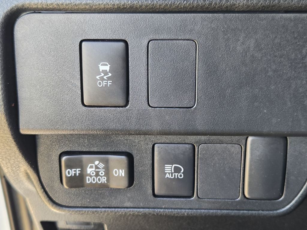 Used 2023 Ice Toyota SR5 image 24