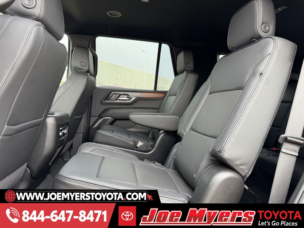 Used 2025 Onyx Black GMC Denali image 28