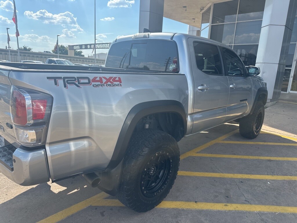 2023 Toyota Tacoma TRD Off-Road photo 3