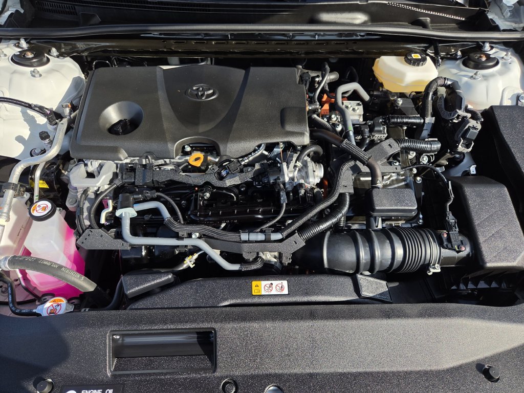 Used 2026 Ice Toyota LE image 30
