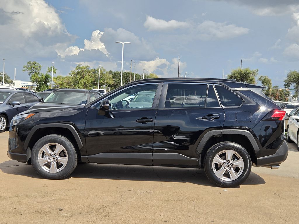 Used 2025 Midnight Black Metallic Toyota XLE image 6