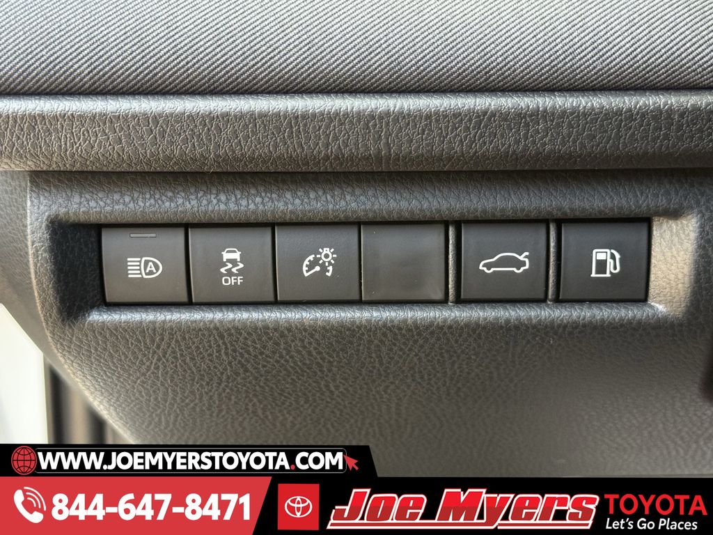 New 2026 Ice Cap Toyota LE image 16