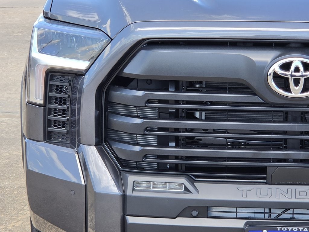 New 2026 Magnetic Gray Meta Toyota SR5 image 5