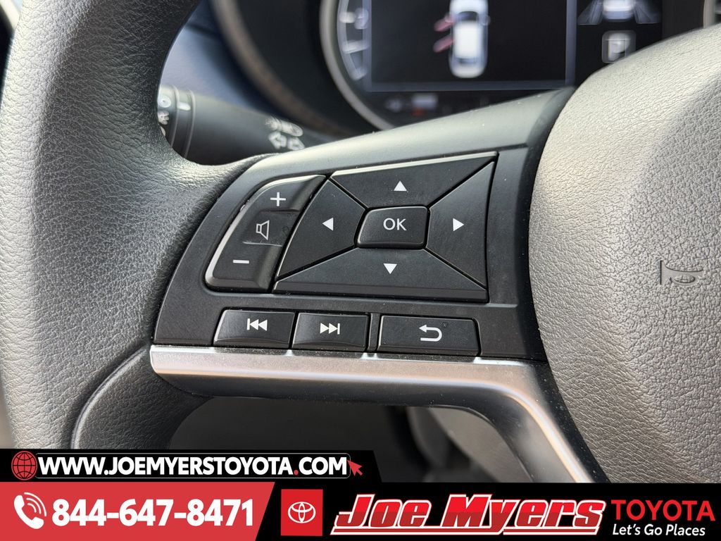 Used 2025 Brilliant Silver Metallic Nissan 1.6 SV image 23