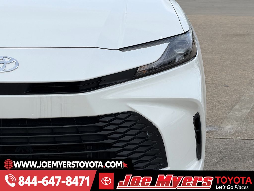 Used 2025 Ice Cap Toyota LE image 4