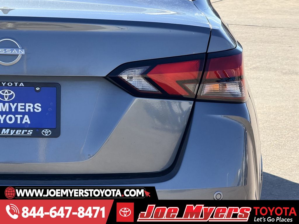 Used 2025 Gun Metallic Nissan 1.6 SV image 9