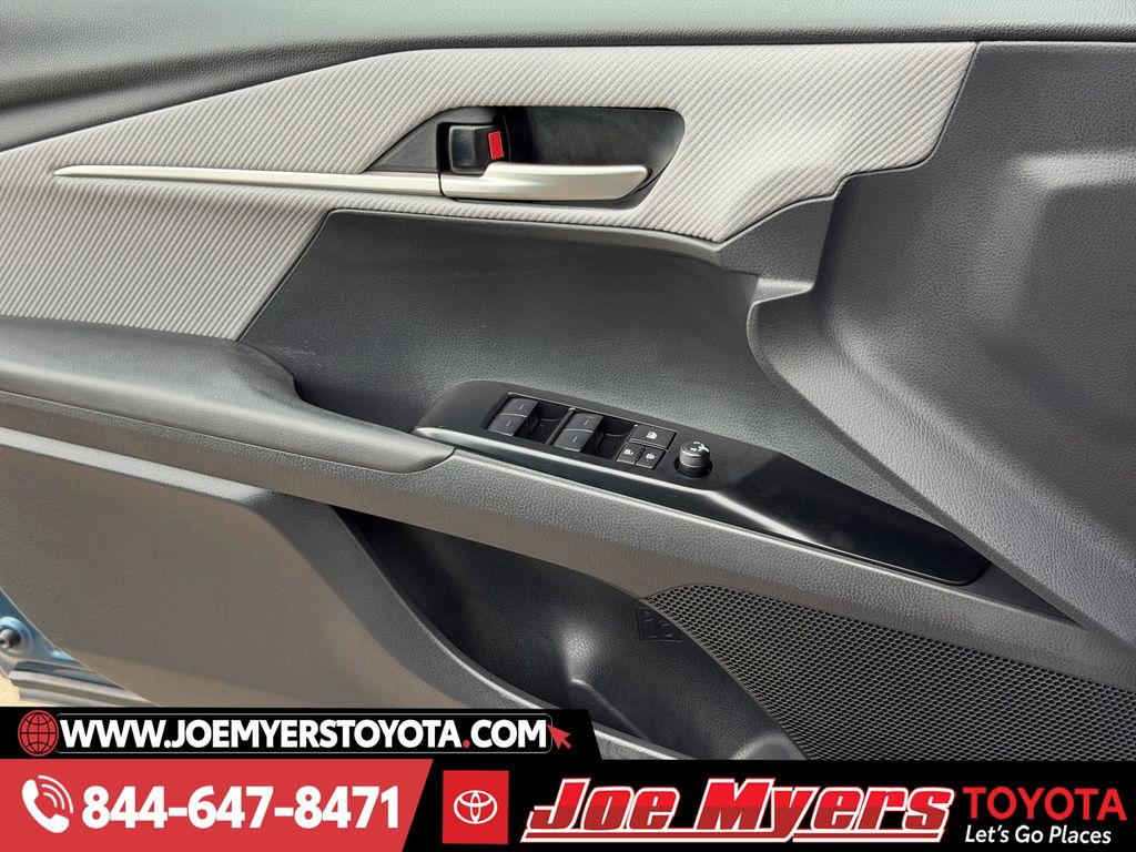 Used 2025 Ocean Gem Toyota SE image 26