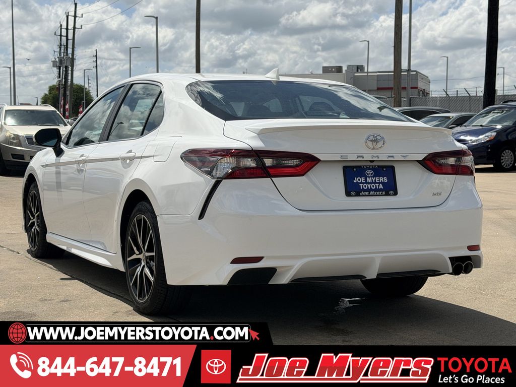 Used 2023 Ice Cap Toyota SE image 7