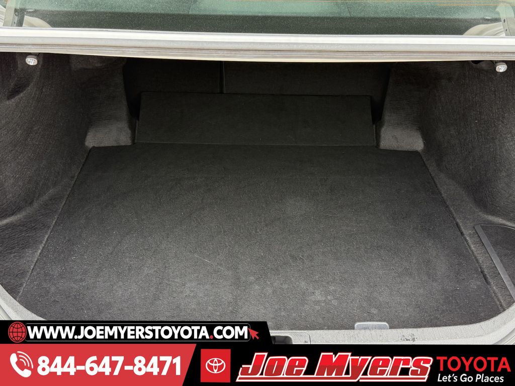 Used 2025 Ice Cap Toyota LE image 29