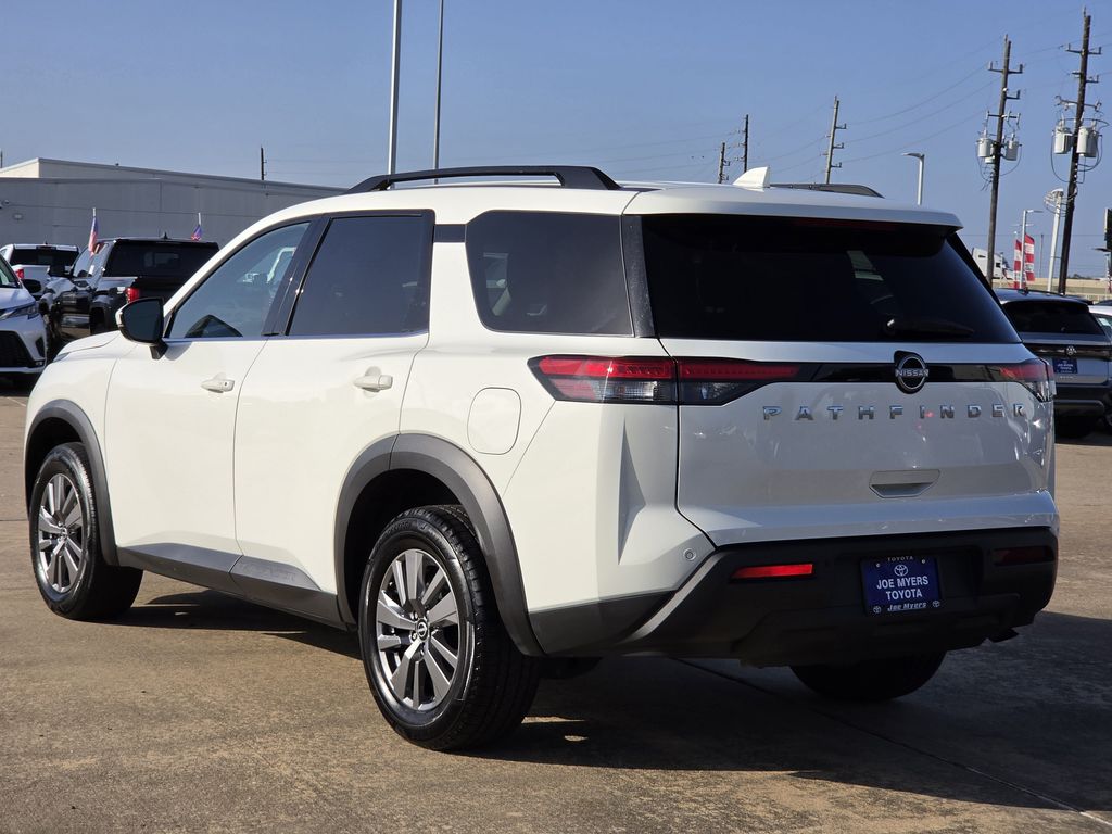 Used 2025 Glacier White Nissan SV image 7