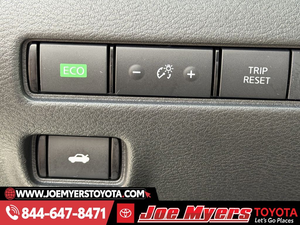 Used 2025 Rosewood Metallic Nissan SV image 25