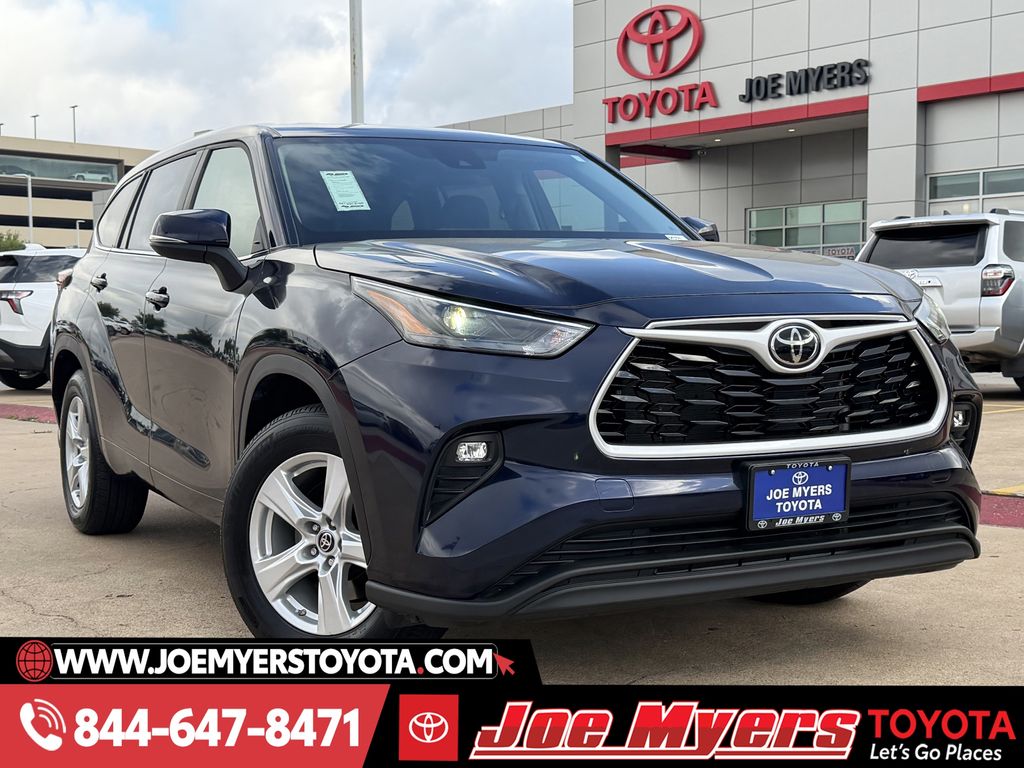 Used 2025 Blueprint Toyota LE image 2