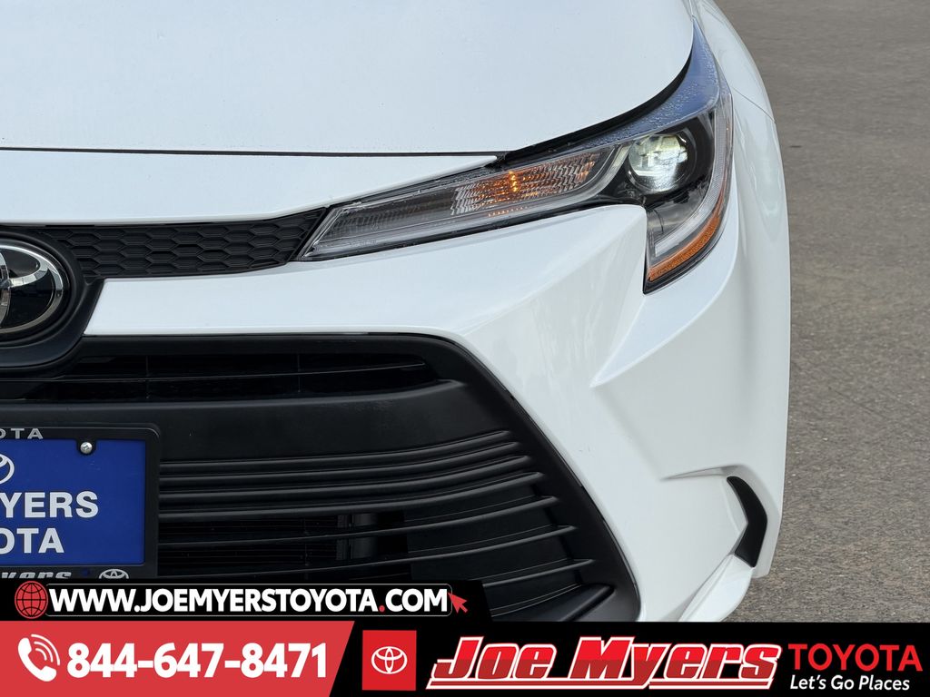 Used 2024 Ice Cap Toyota LE image 4