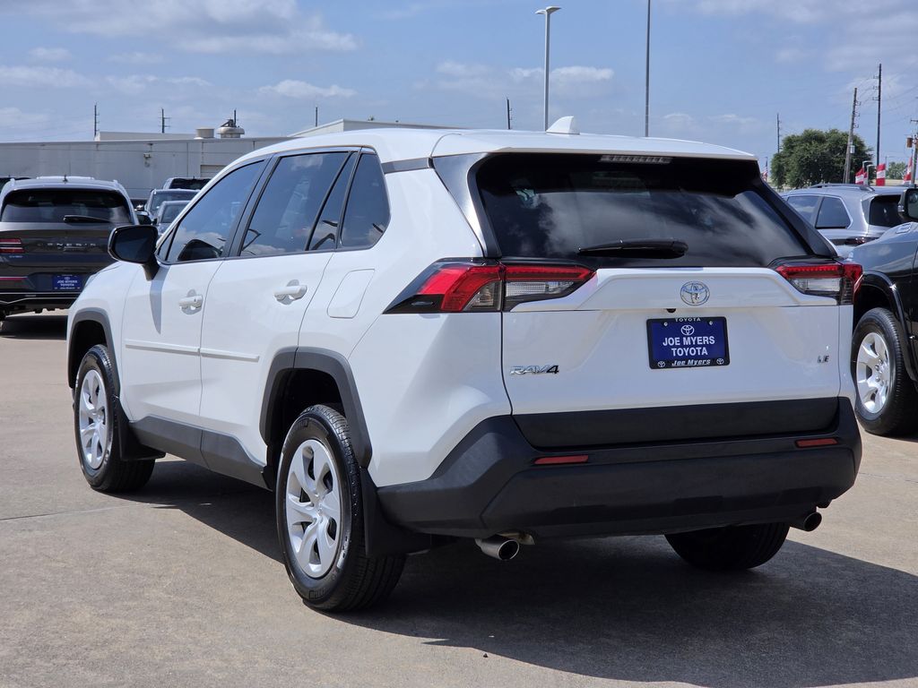 Used 2024 Ice Toyota LE image 7
