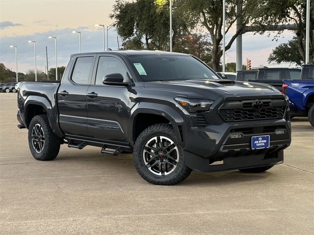 2025 Toyota Tacoma TRD Sport Double Cab photo 2