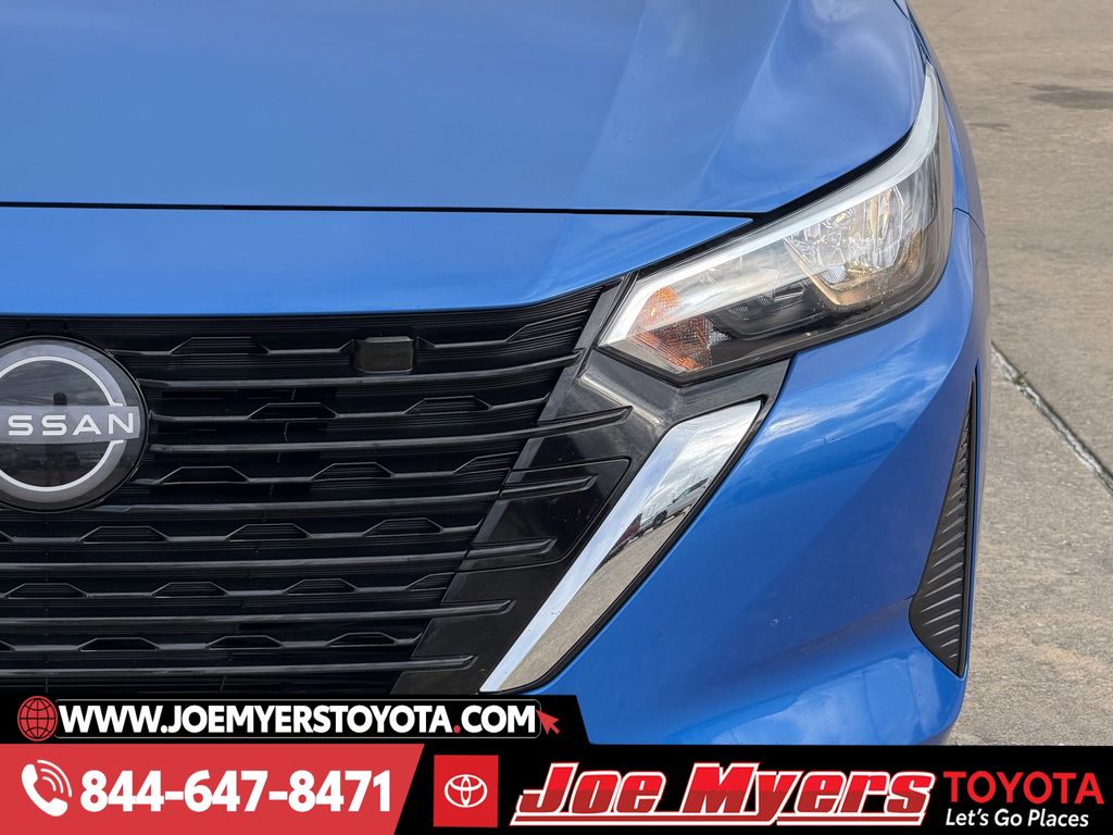 Used 2025 Electric Blue Metallic Nissan SV image 4