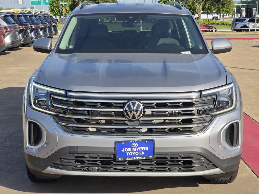 Used 2025 Silver Mist Metallic Volkswagen 2.0T SE w/Technology image 3