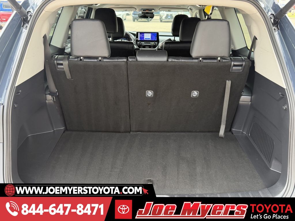 Used 2025 Storm Cloud Toyota XLE image 30