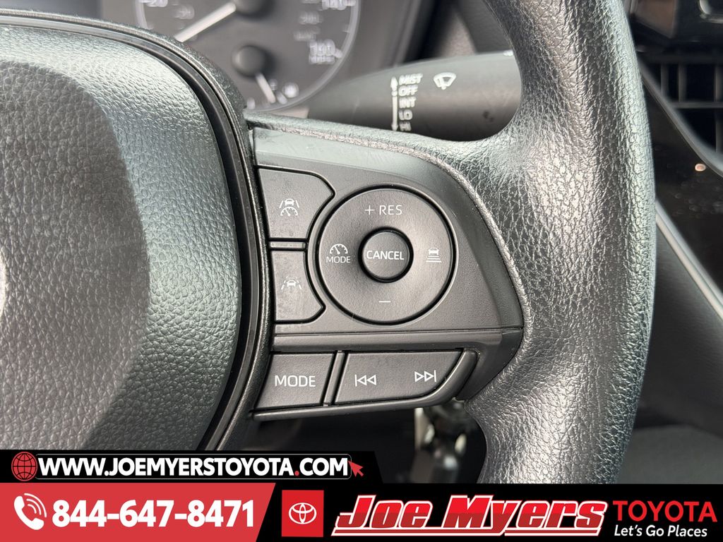 Used 2025 Ice Cap Toyota LE image 5