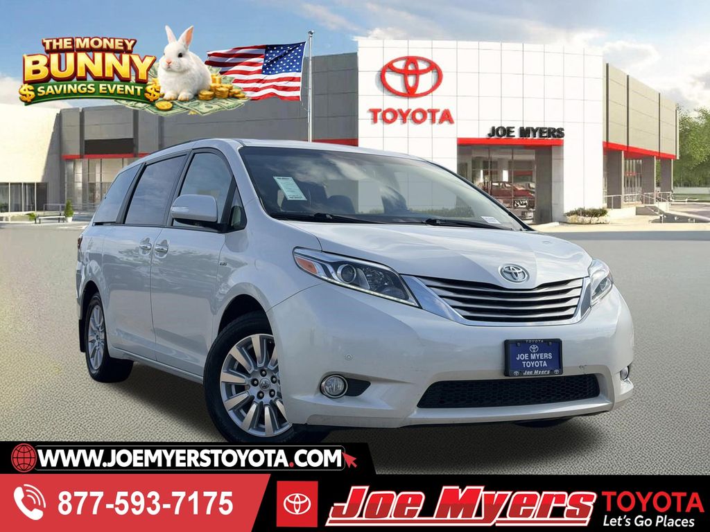 2017 Toyota Sienna Limited V6 AWD 7-Passenger's photo