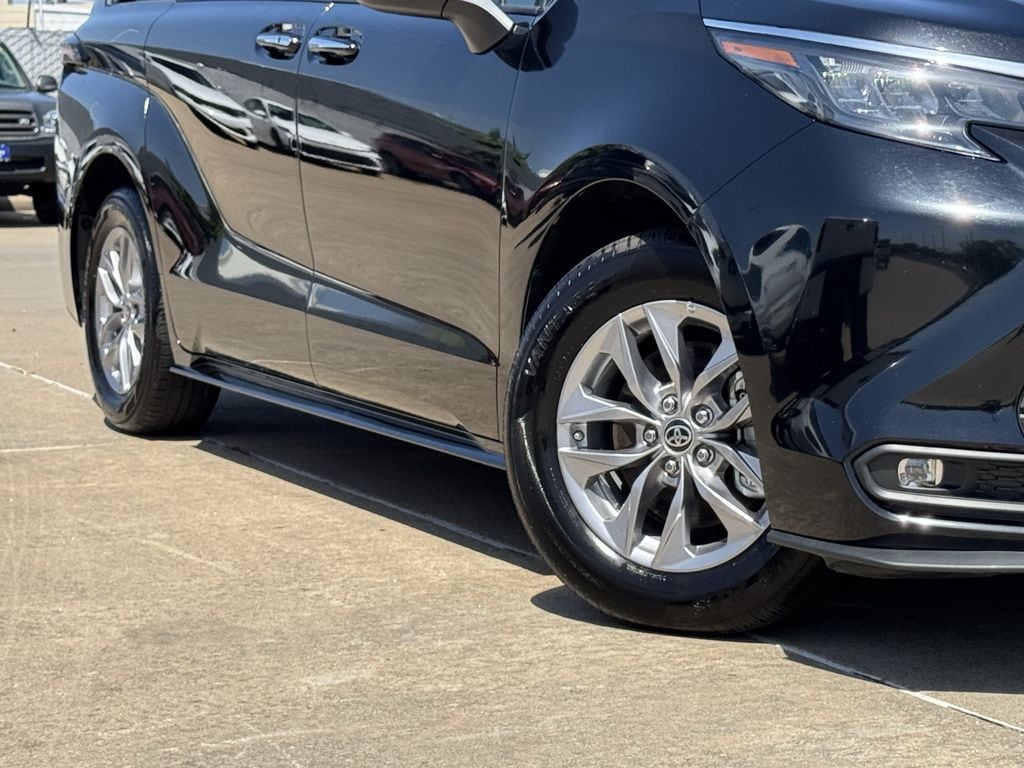 Used 2025 Midnight Black Metallic Toyota XLE image 3