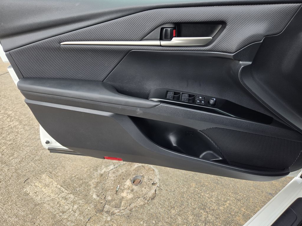 Used 2025 Ice Toyota SE image 26